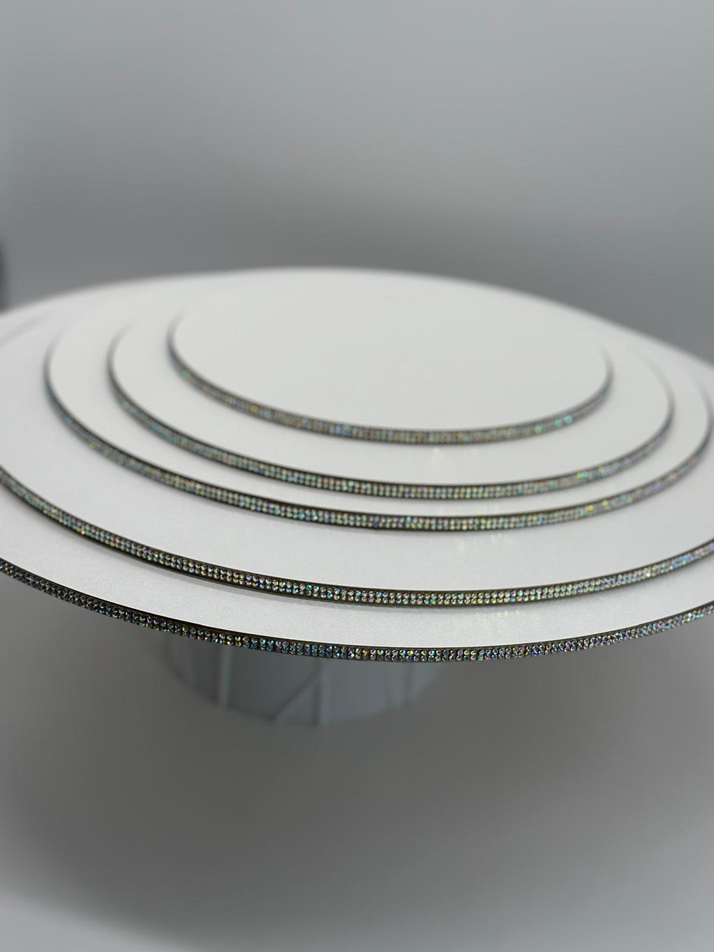 Premium Cake Board mit echten Kristallsteinen – Handgefertigt 25cm 30cm
